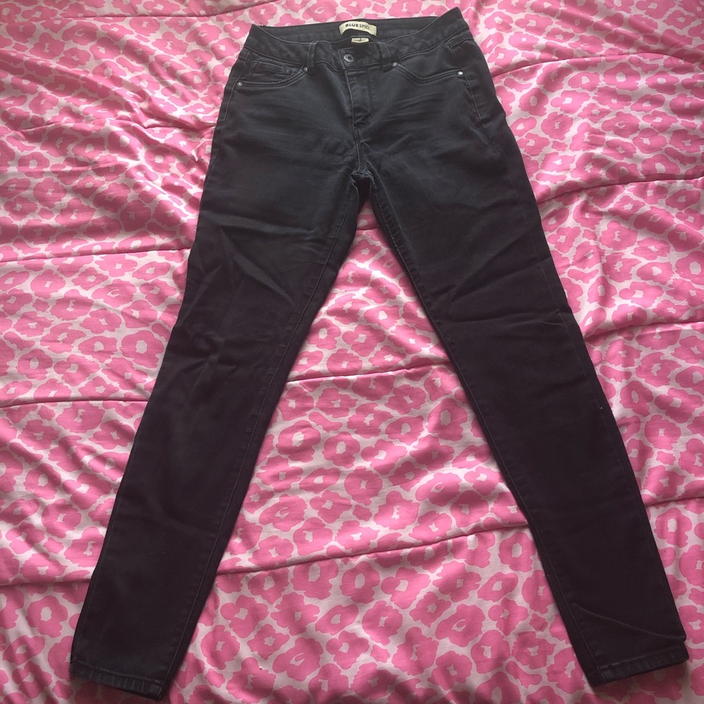 Black pants .